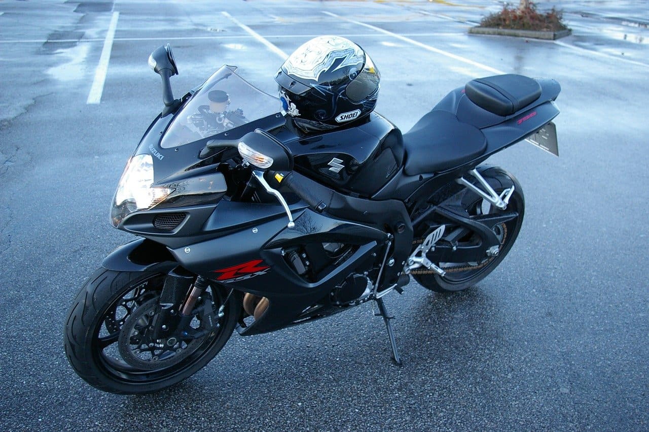 Moto suzuki noire